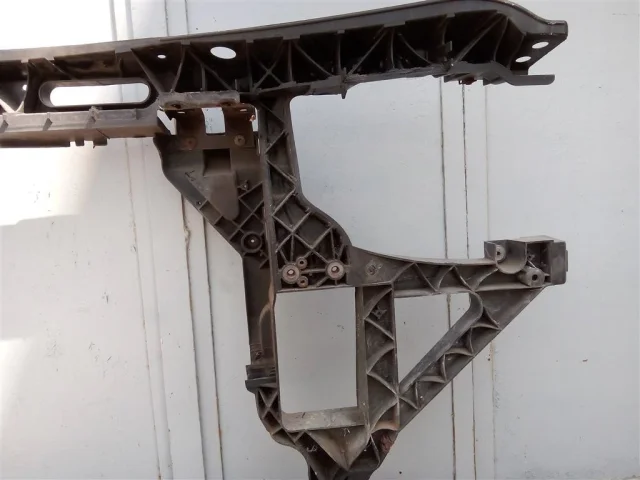 Панель радиатора (телевизор) для BMW X3 Е83 2003-2010 на фотографиях