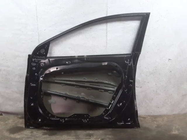 Дверь передняя правая для Hyundai Elantra AD 2015-2019 на фотографиях