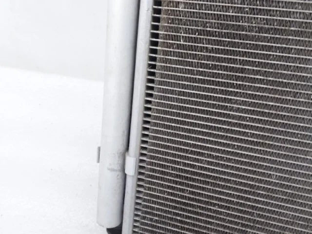 Кассета радиаторов для Hyundai Solaris 1 RB (2011-2013) на фотографиях