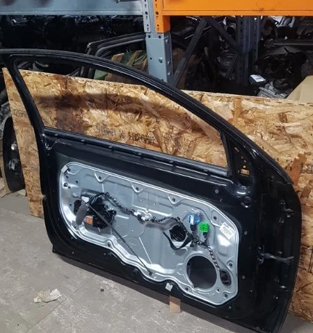 Дверь багажника для Volvo C30 MK 2006-2013 на фотографиях