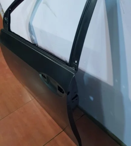 Стекла и зеркала для Toyota Corolla E170 Седан (EU) 2012-2016 на фотографиях