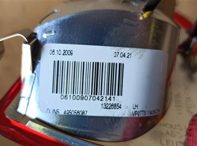 Фонарь левый для Opel Insignia Седан A 2008-2017 на фотографиях