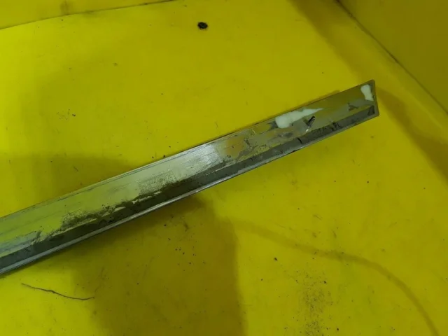 Молдинг крышки багажника для Mercedes-Benz GL class X166 2012-2016 на фотографиях