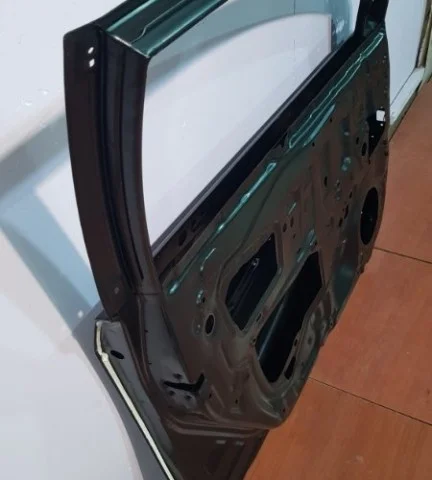 Стекла и зеркала для Toyota Corolla E170 Седан (EU) 2012-2016 на фотографиях