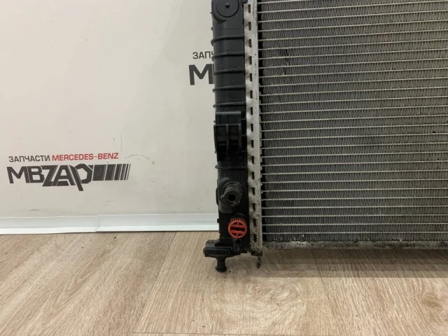 Радиатор охлаждения ДВС для Mercedes-Benz M class W164 2005-2011 на фотографиях