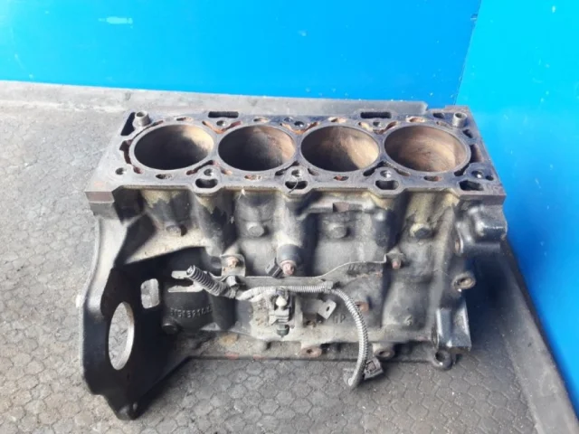 Блок цилиндров для Opel Zafira B 2005-2015 на фотографиях