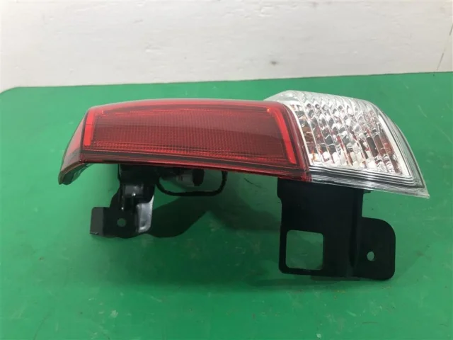 Фонарь правый для Subaru Forester SK 2019+ на фотографиях