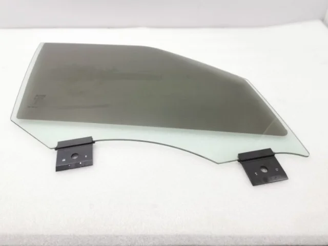 Стекло двери переднее правое для Land Rover Range Rover L405 2012-2017 на фотографиях