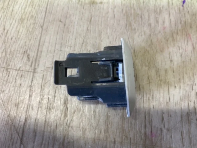 Датчик парктроника задний для Mitsubishi Outlander III 3 rest GF0W 2018-2022 на фотографиях