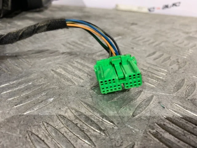 Зеркало боковое правое для Volvo C30 MK 2006-2013 на фотографиях