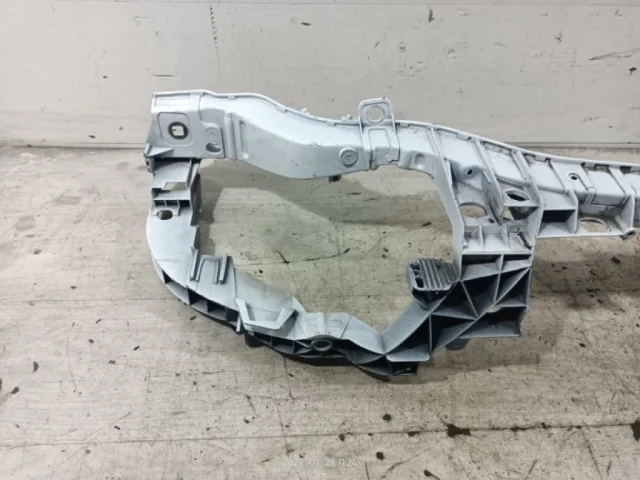 Панель радиатора (телевизор) для Ford Kuga CBS 2013-2016 на фотографиях