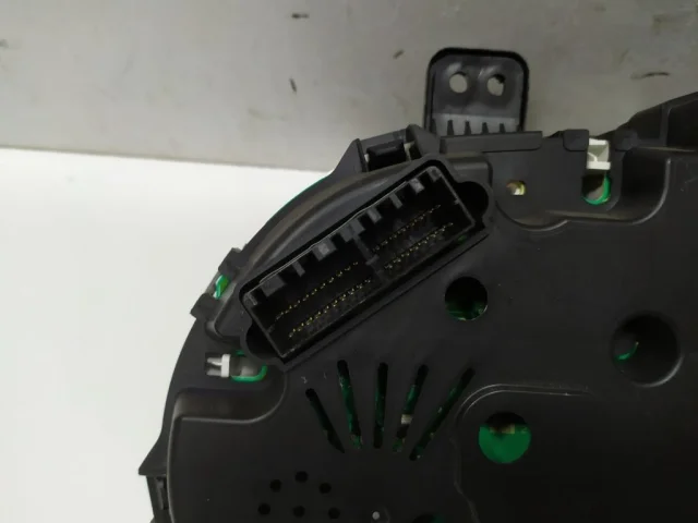 Приборная панель для Hyundai Solaris 1 RB (2011-2013) на фотографиях