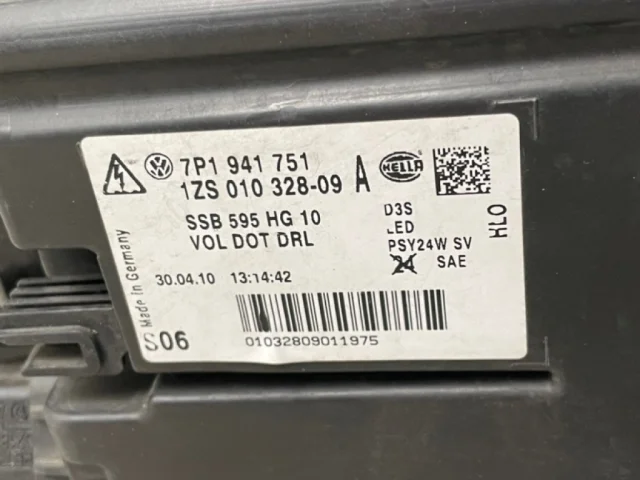 Фара ксенон левая для Volkswagen Touareg II (7P5) 2010-2014 на фотографиях