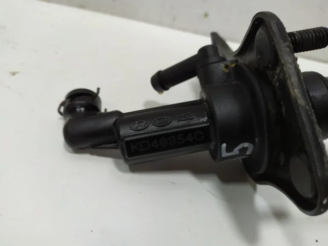 Цилиндр сцепления для Hyundai Solaris 2 (2017-2022) на фотографиях