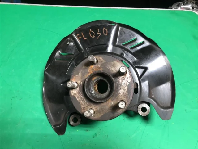 Кулак поворотный левый для Subaru Legacy BL/B13 2003-2009 на фотографиях