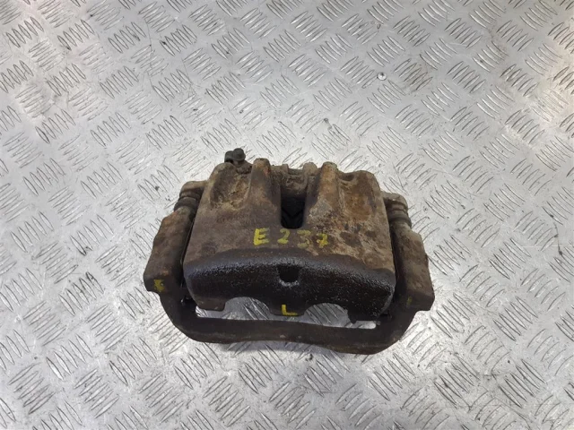 Суппорт передний левый для Land Rover Discovery L319 2004-2009 на фотографиях