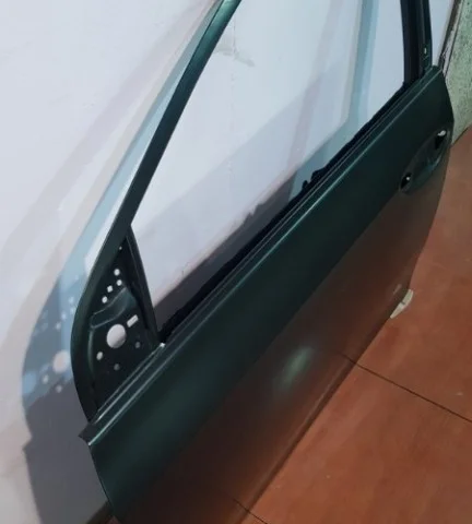 Стекла и зеркала для Toyota Corolla E170 Седан (EU) 2012-2016 на фотографиях