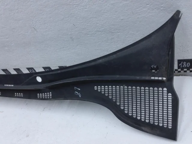 Жабо правое для Skoda Rapid I rest NH3 2017-2020 на фотографиях