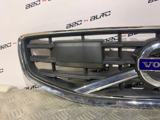 Решетка радиатора для Volvo S60 FS II 2010-2013 на фотографиях