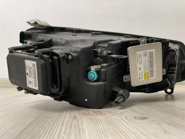 Фара ксенон левая для Volkswagen Touareg II (7P5) 2010-2014 на фотографиях