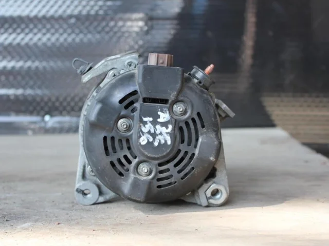 Генератор для Toyota RAV4 XA30 2005-2012 на фотографиях