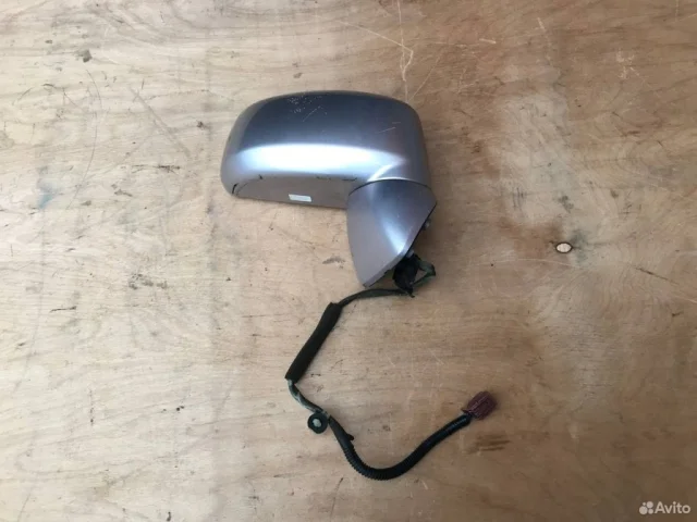 Стекла и зеркала для Nissan Tiida SC11 Седан 2007-2014 на фотографиях