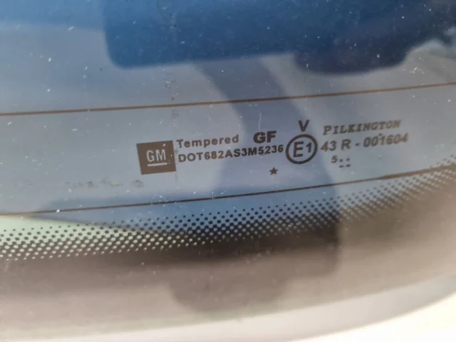 Стекла и зеркала для Opel Zafira B 2005-2015 на фотографиях