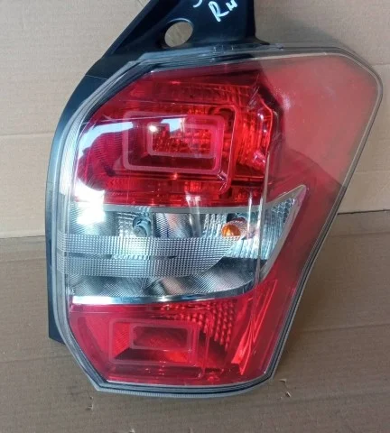 Фонарь правый для Subaru Forester SJ 2013-2016 на фотографиях