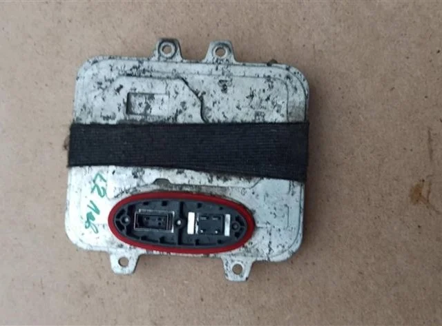 Блок розжига ксенона для Opel Insignia Седан A 2008-2017 на фотографиях