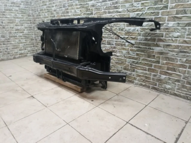 Панель радиатора (телевизор) для Mercedes-Benz GL class X166 2012-2016 на фотографиях