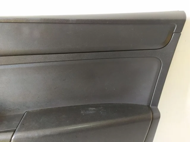 Уплотнитель передней правой двери для Skoda Rapid I rest NH3 2017-2020 на фотографиях