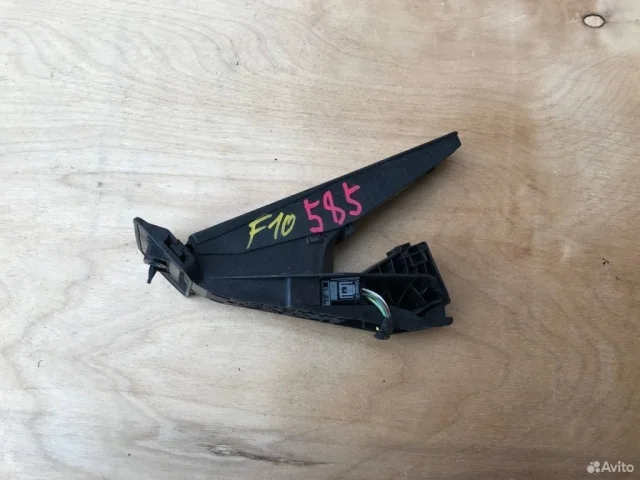 Электронная педаль газа для BMW 3er Е91 Touring 2006-2012 на фотографиях