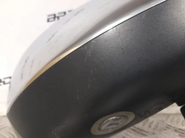 Стекла и зеркала для Peugeot 3008 T8 2009-2017 на фотографиях