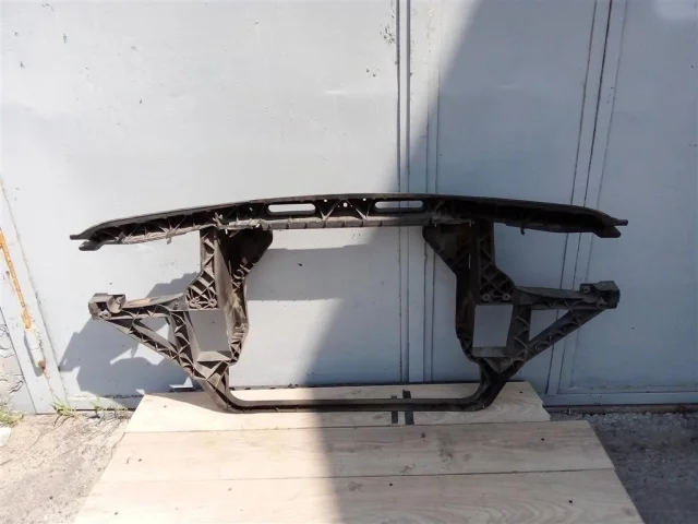 Панель радиатора (телевизор) для BMW X3 Е83 2003-2010 на фотографиях