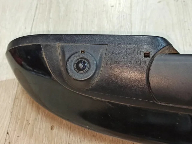 Стекла и зеркала для Nissan Qashqai J10 2006-2013 на фотографиях