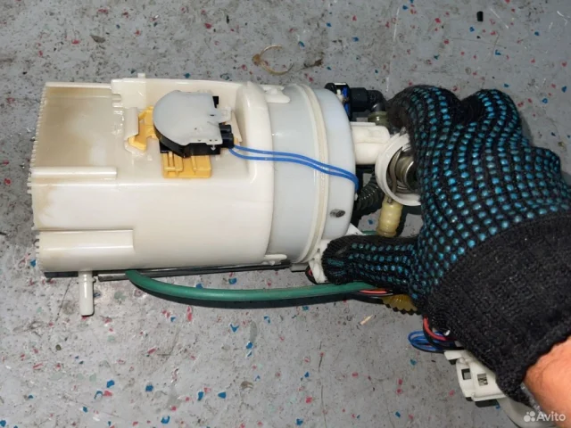 Топливный насос для BMW X3 F25 2010-2017 на фотографиях