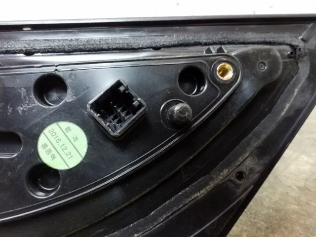 Зеркало заднего вида (в салоне) для Hyundai Solaris 2 (2017-2022) на фотографиях