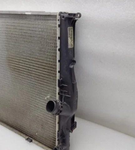 Радиатор охлаждения ДВС для BMW 3er Е90 2005-2011 на фотографиях