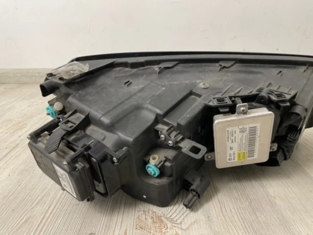 Фара ксенон левая для Volkswagen Touareg II (7P5) 2010-2014 на фотографиях