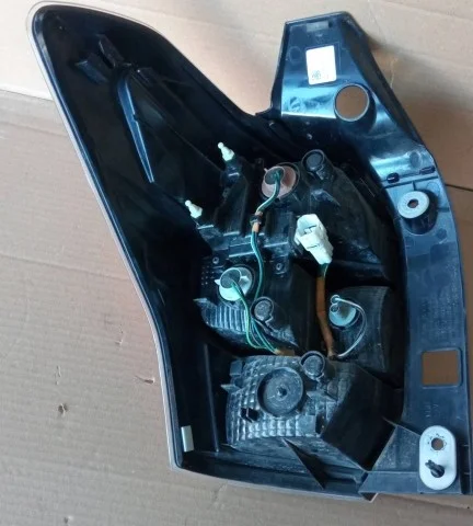 Фонарь правый для Subaru Forester SJ 2013-2016 на фотографиях