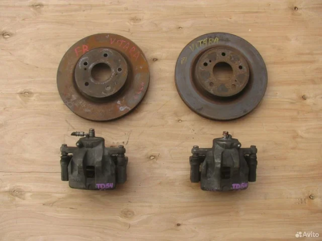 Суппорт задний правый для Suzuki Grand Vitara 2005-2014 на фотографиях