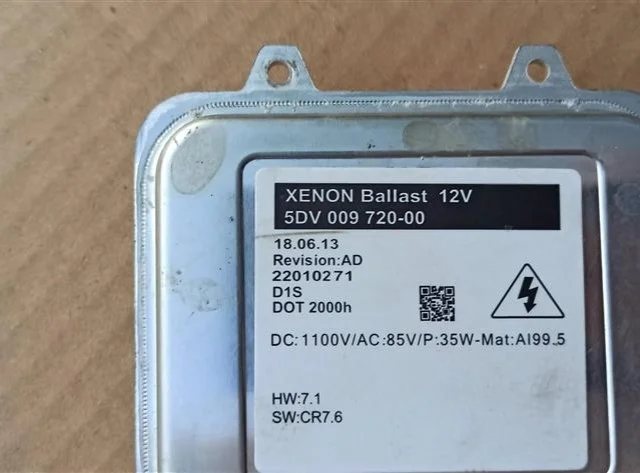 Блок розжига ксенона для Opel Insignia Седан A 2008-2017 на фотографиях