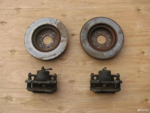 Суппорт задний правый для Suzuki Grand Vitara 2005-2014 на фотографиях