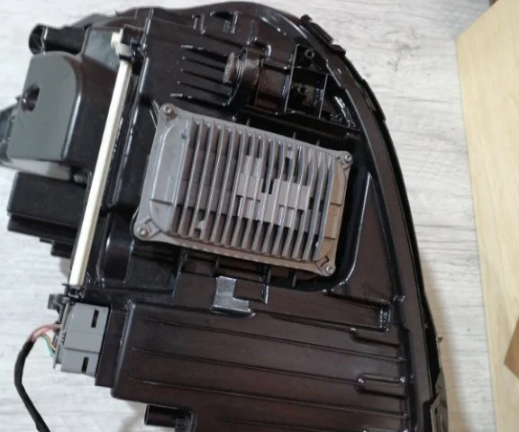 Фара правая для Mercedes-Benz E class C207 2009-2017 на фотографиях