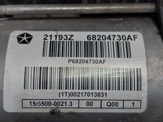 Компрессор пневмоподвески передний для Jeep Grand Cherokee 4 WK2 2010-2013 на фотографиях