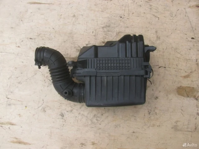 Корпус воздушного фильтра (нижняя часть) для Hyundai Solaris 1 RB (2011-2013) Хэтчбек на фотографиях