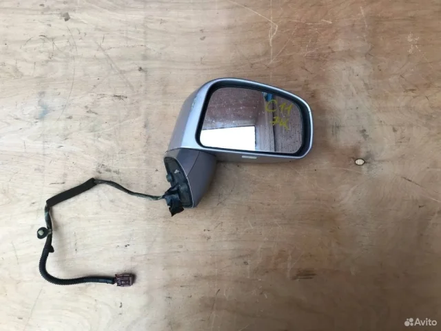 Стекла и зеркала для Nissan Tiida SC11 Седан 2007-2014 на фотографиях