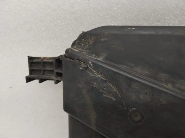 Диффузор вентилятора для Chevrolet Cruze 1 J300 2009-2015 на фотографиях