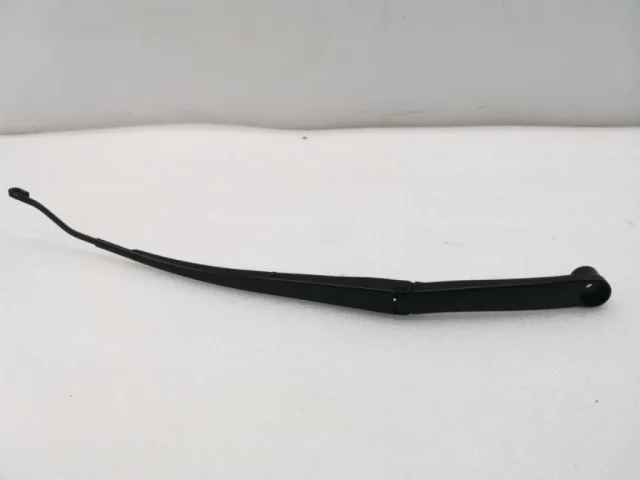 Поводок лобового стеклоочистителя левый для Hyundai Solaris 2 (2017-2022) на фотографиях