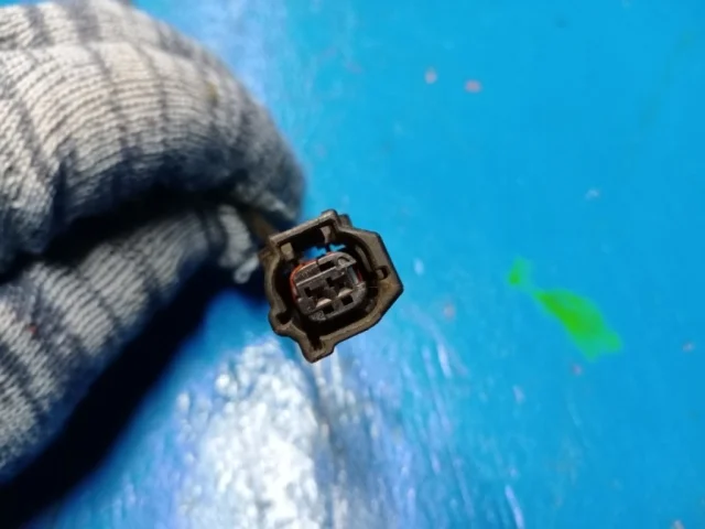 Датчик ABS передний правый для Toyota RAV4 XA30 2005-2012 на фотографиях